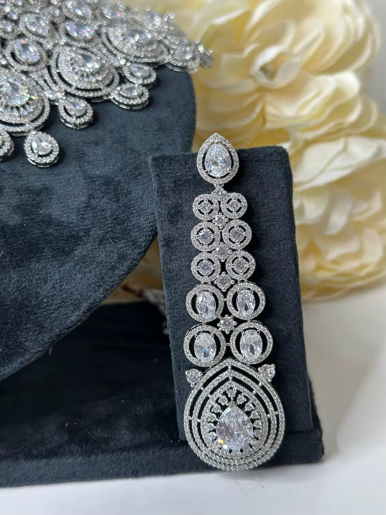 Close-up of an Éclat Impérial statement earring – Aura Jewels